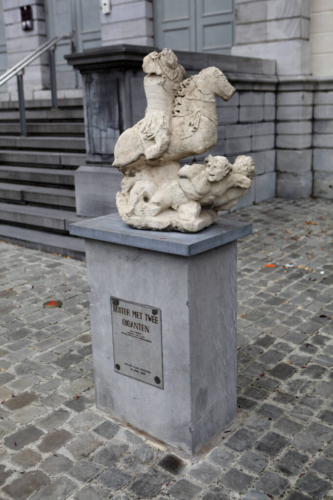 Evocatie van het Jupitergigantenbeeld gevonden op deze locatie.